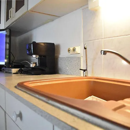 Maison Familiale Climatisee 4 Pieces, 6 Couchages, A 100m De La - Les Ayguades - Fr-1-229-878 *